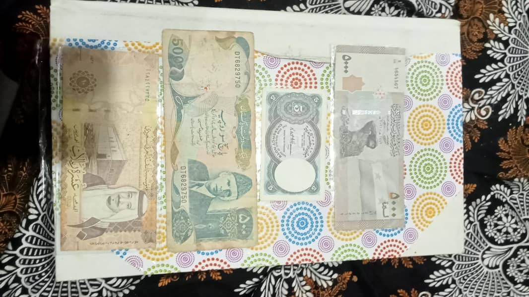 collectable notes 13