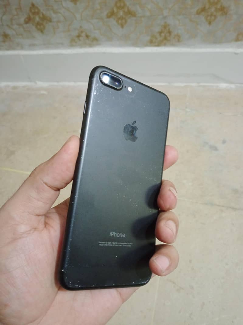 Apple iPhone 7 Plus 1