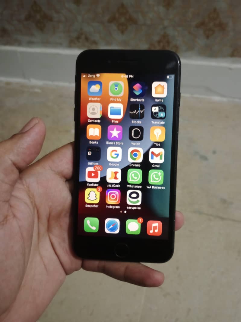 Apple iPhone 7 Plus 6
