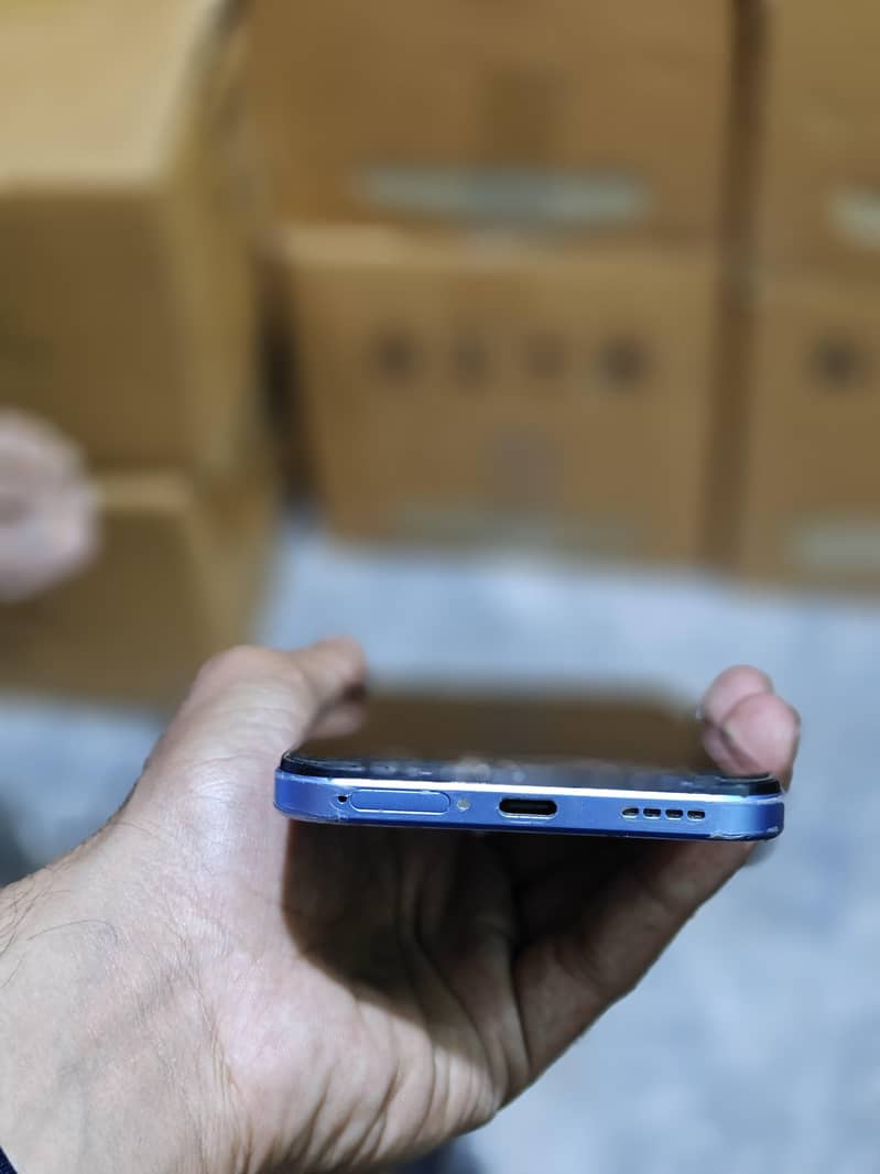 Realme C85 simple 4