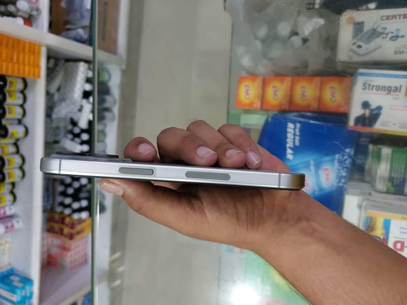 Apple iPhone 15 Pro 1