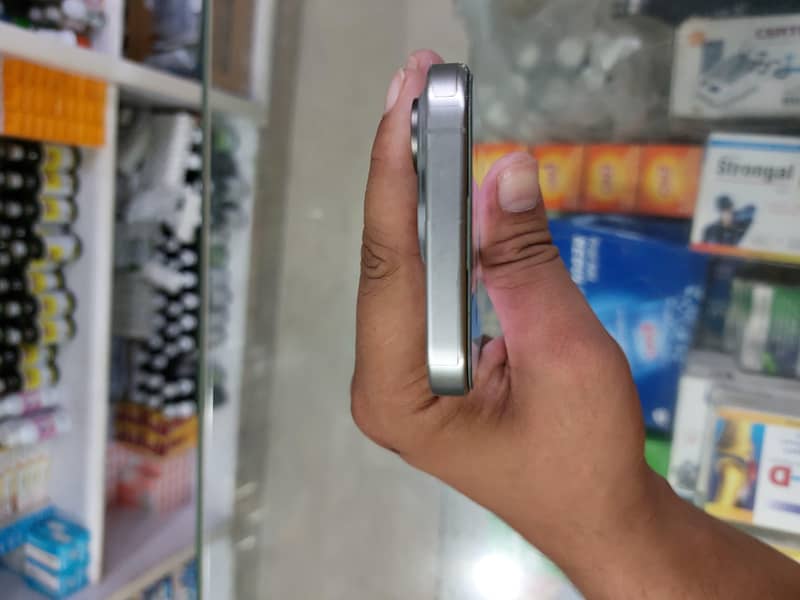Apple iPhone 15 Pro 5
