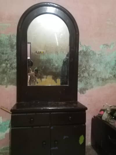 dressing table