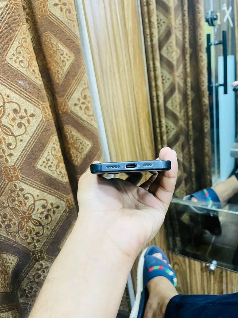Apple iPhone 15 Pro 2