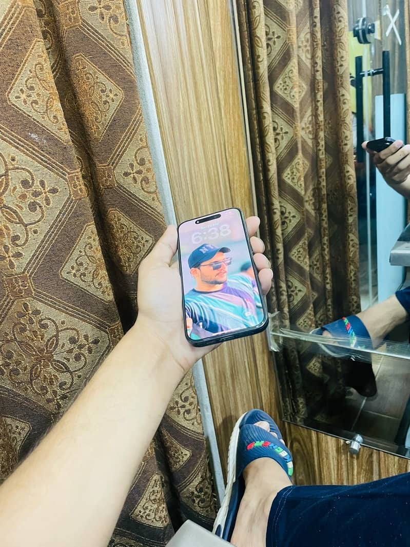 Apple iPhone 15 Pro 4