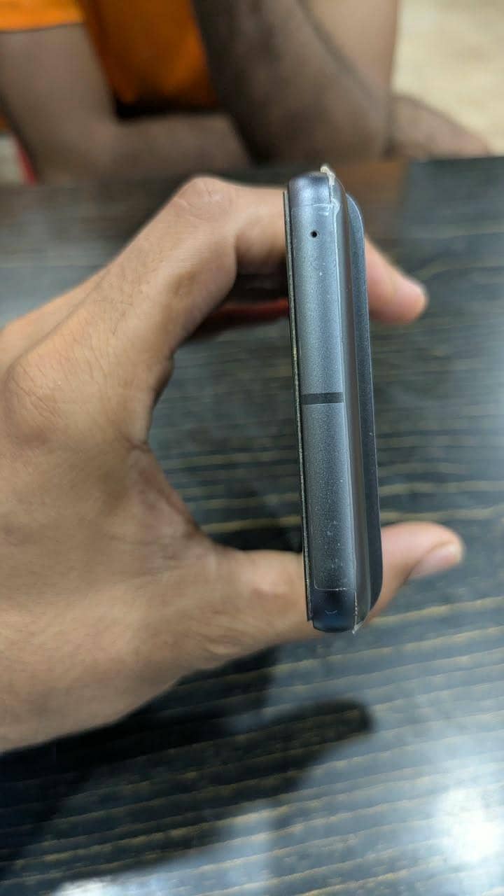 Google Pixel 8 4