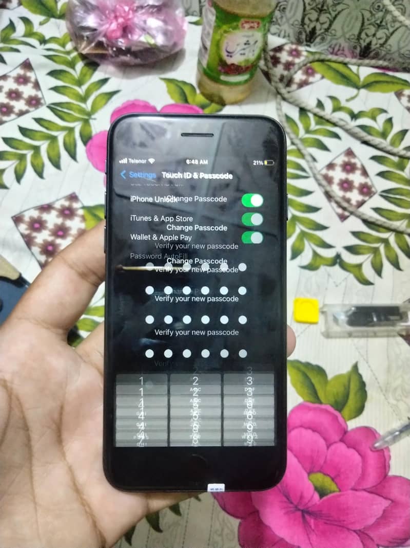 Apple iPhone 7 0