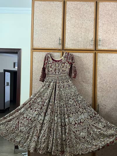 Bridal maxi dress used olny once red maroon heavy golden embroidery