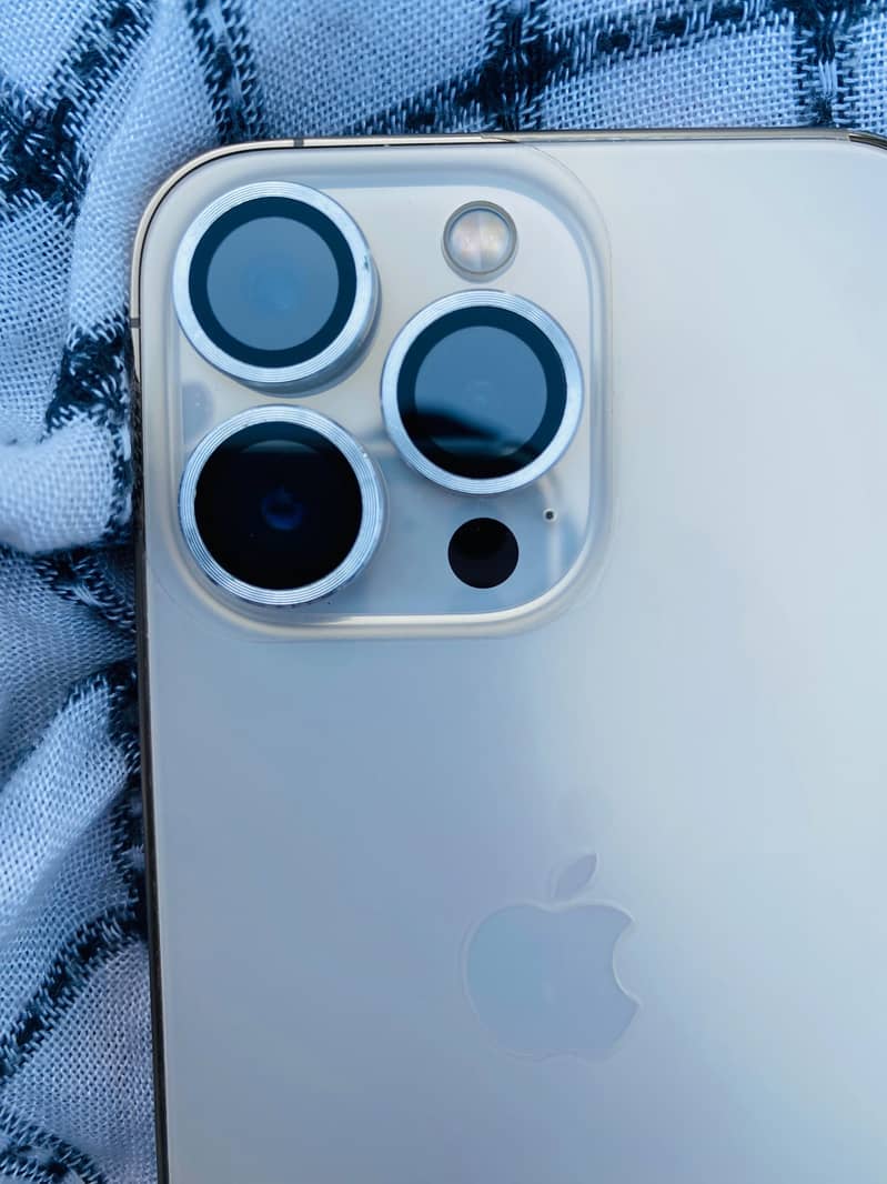 Apple iPhone 13 Pro 2