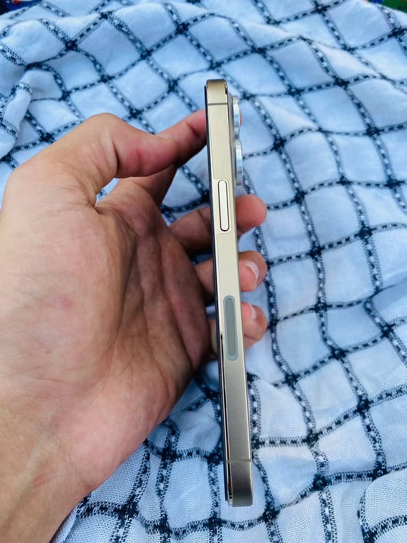 Apple iPhone 13 Pro 3