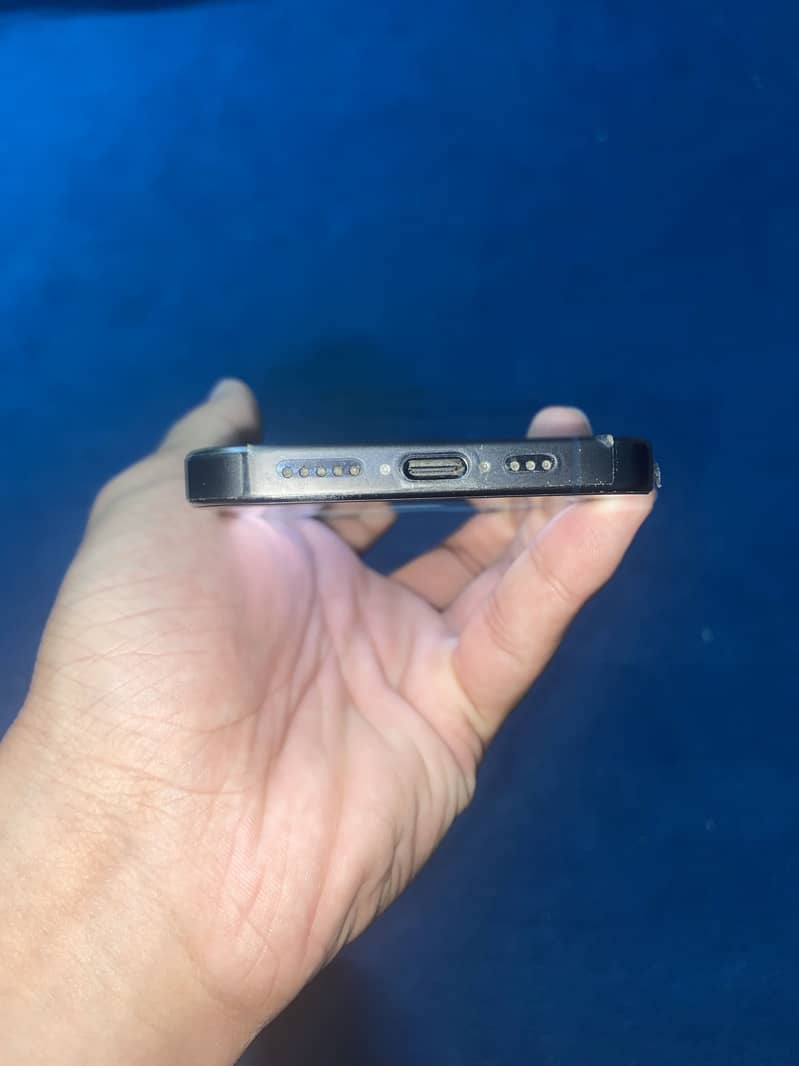 Apple iPhone 15 Pro 2