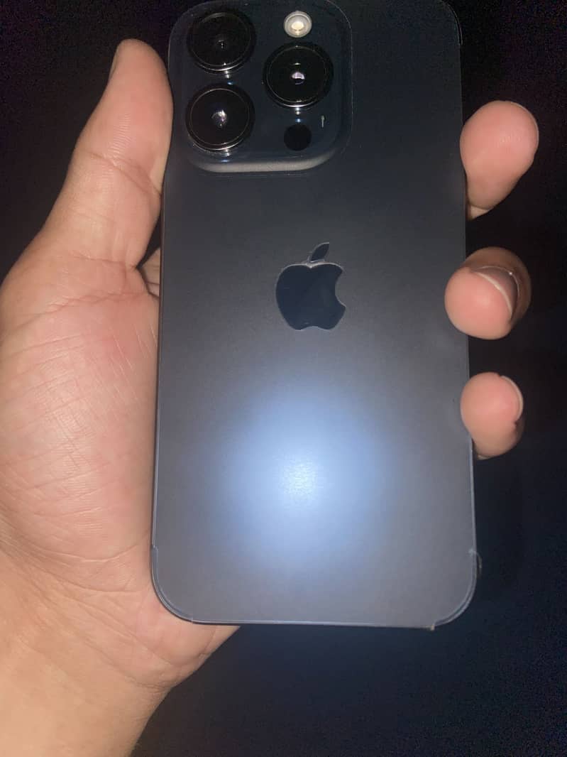 Apple iPhone 15 Pro 4