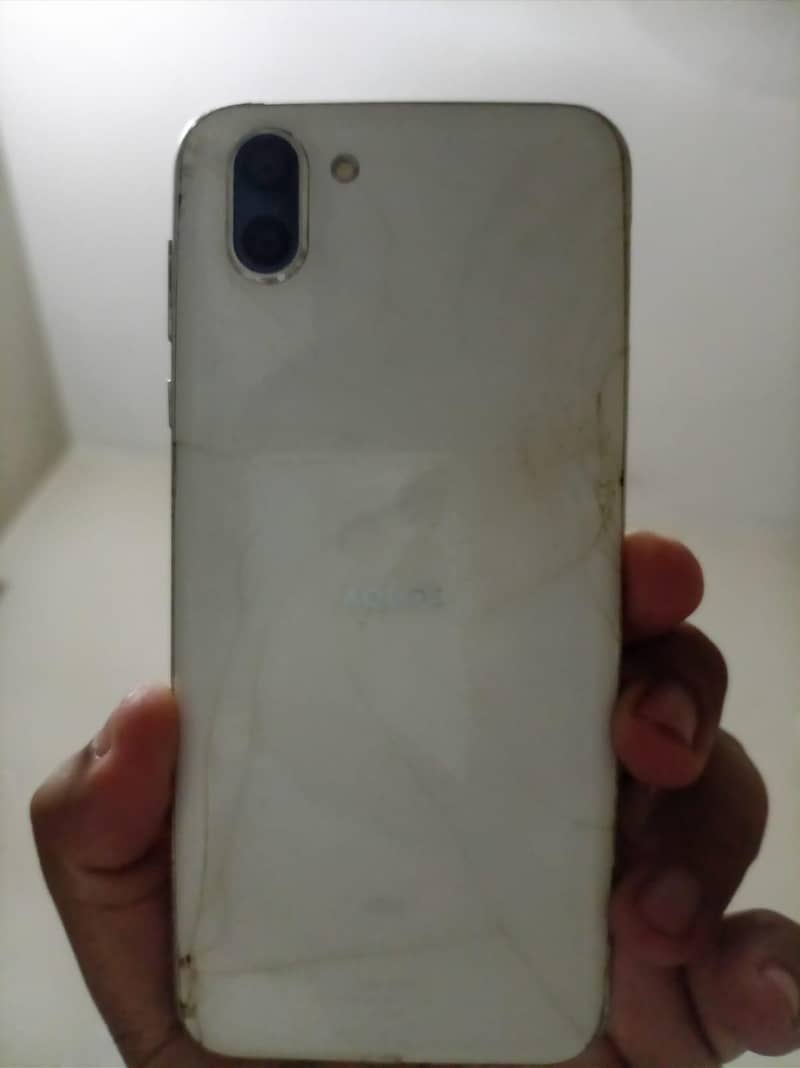 Sharp Aquos R2 1