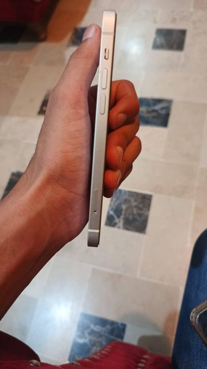 Apple iPhone 12 5