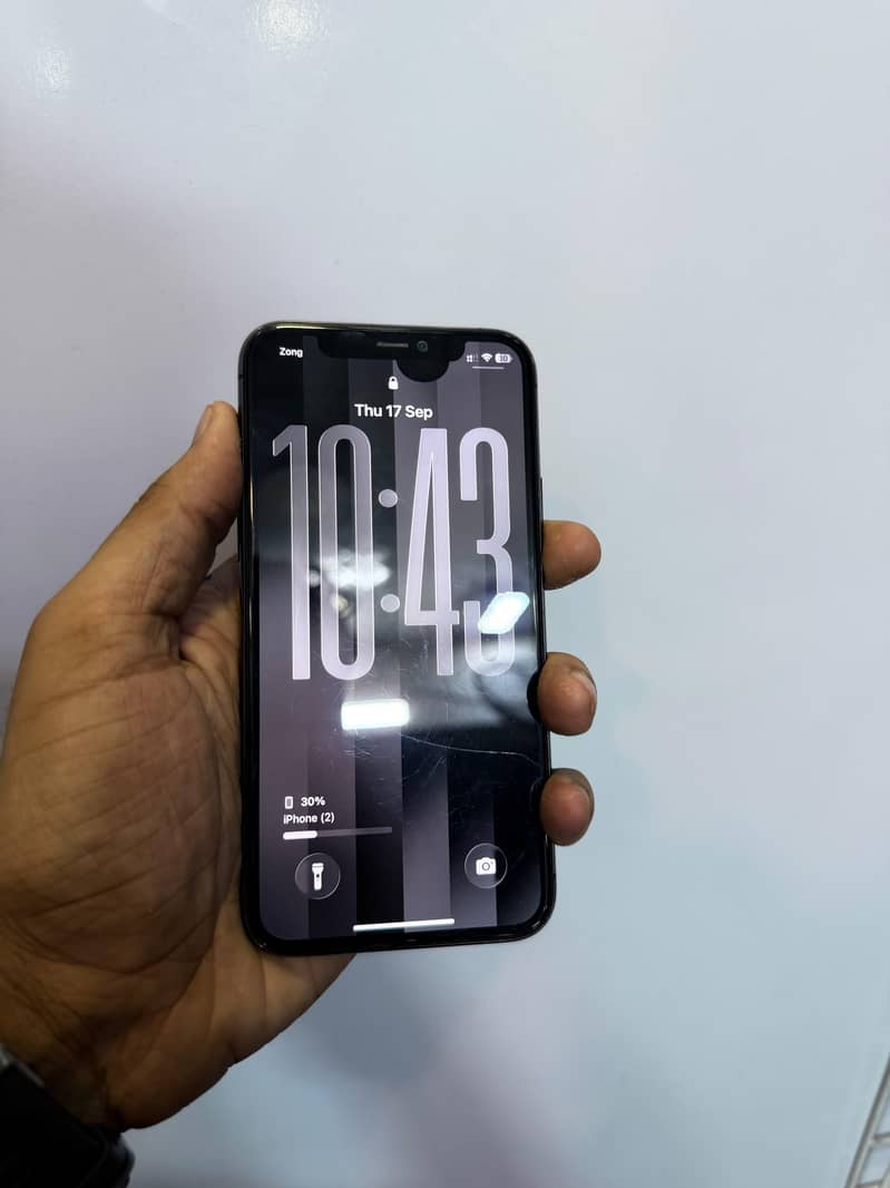 Apple iPhone 11 Pro 4