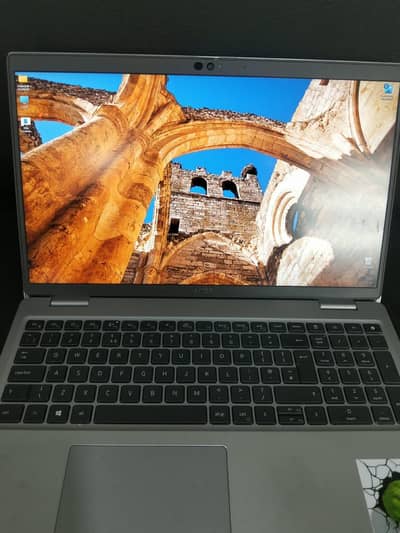 Dell precision 3561 workstation i7-11Gen 16/512 SSD