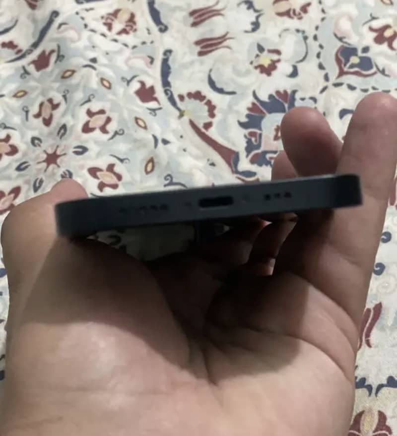 Apple iPhone 13 3