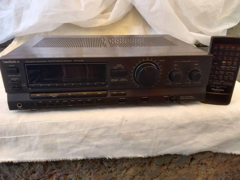 Technics Amplifier  with Remote 2