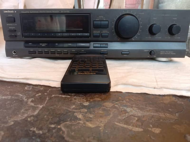Technics Amplifier  with Remote 4