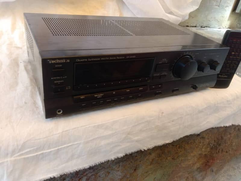 Technics Amplifier  with Remote 5