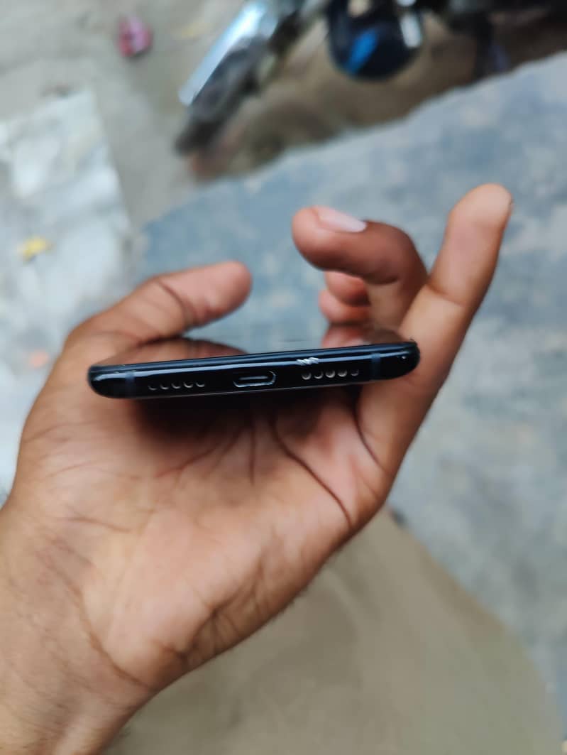 One Plus 6T 4