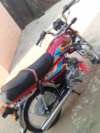 Honda CD 70 total genuine pakki 26 model location Gujarat