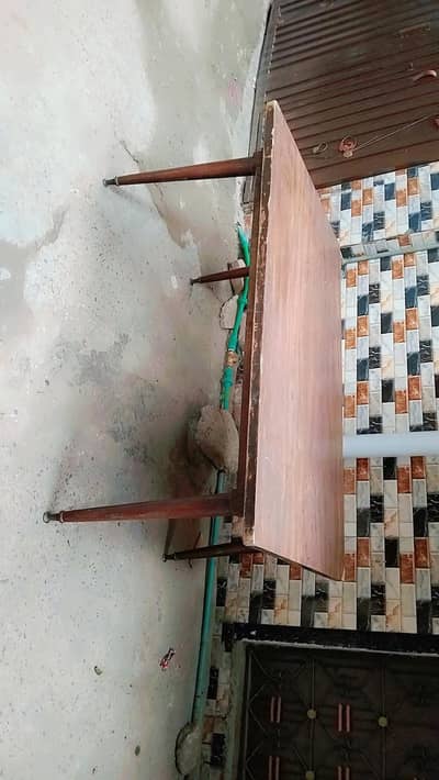 safealmare with dining table good condition
