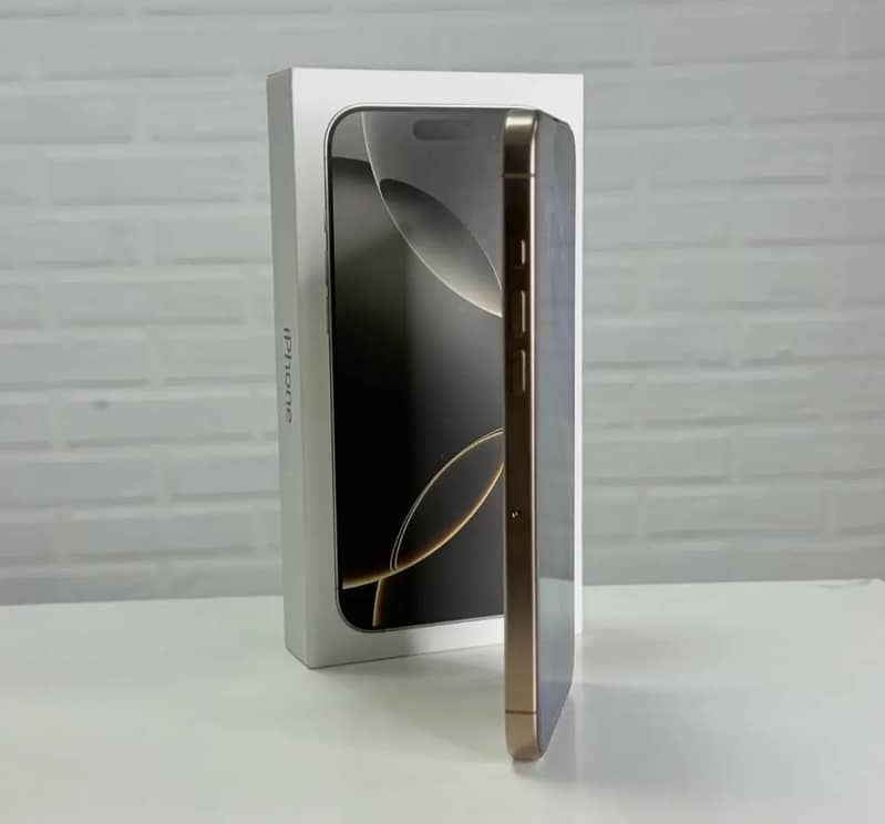 Apple iPhone 16 Pro Max 1