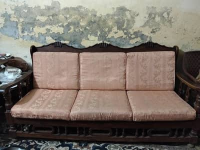 wooden sofa 5 seater sofa with cousins price 22000 good condition