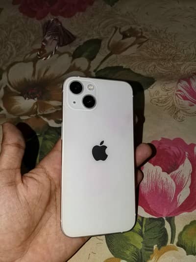 Apple iPhone 13