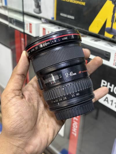 Canon 17-40mm F/4L - In good condition - wide fullframe lens