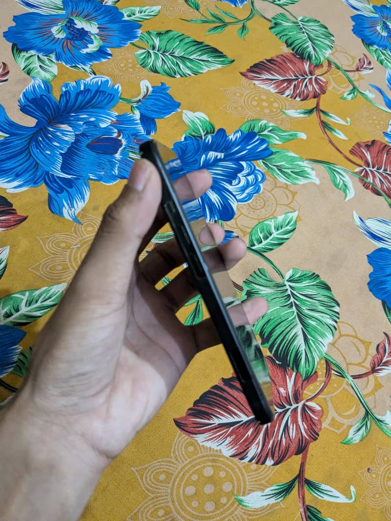 Apple iPhone 15 6