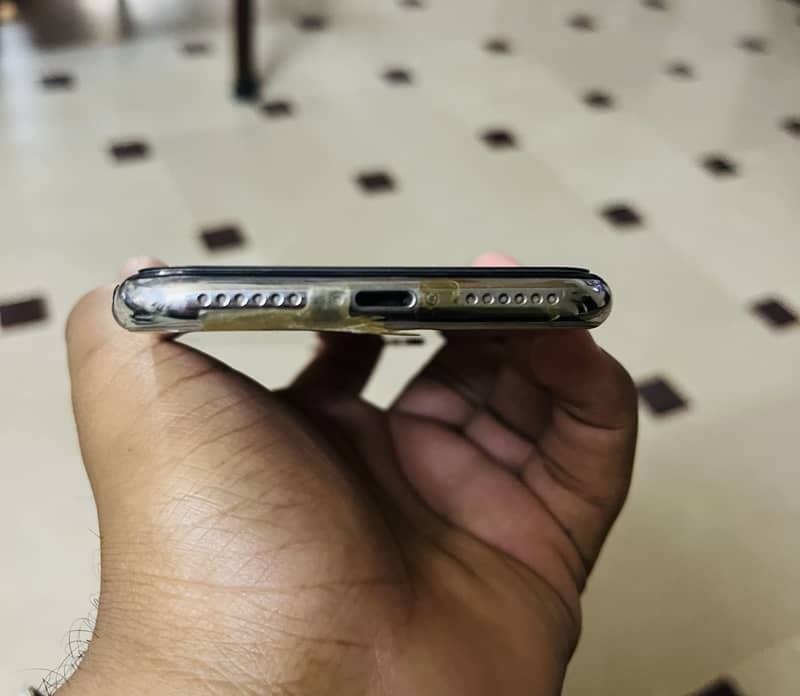 Apple iPhone X 2