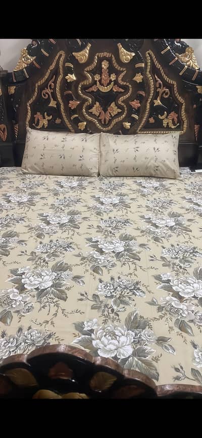 King sized chonyoti bed set ( 2side table + 1dressing +)