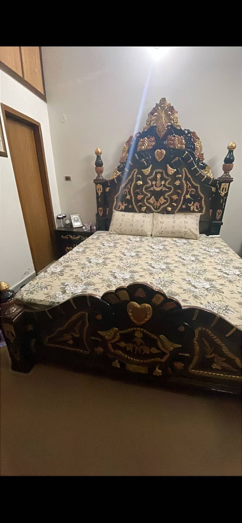 King sized chonyoti bed set ( 2side table + 1dressing +) 2