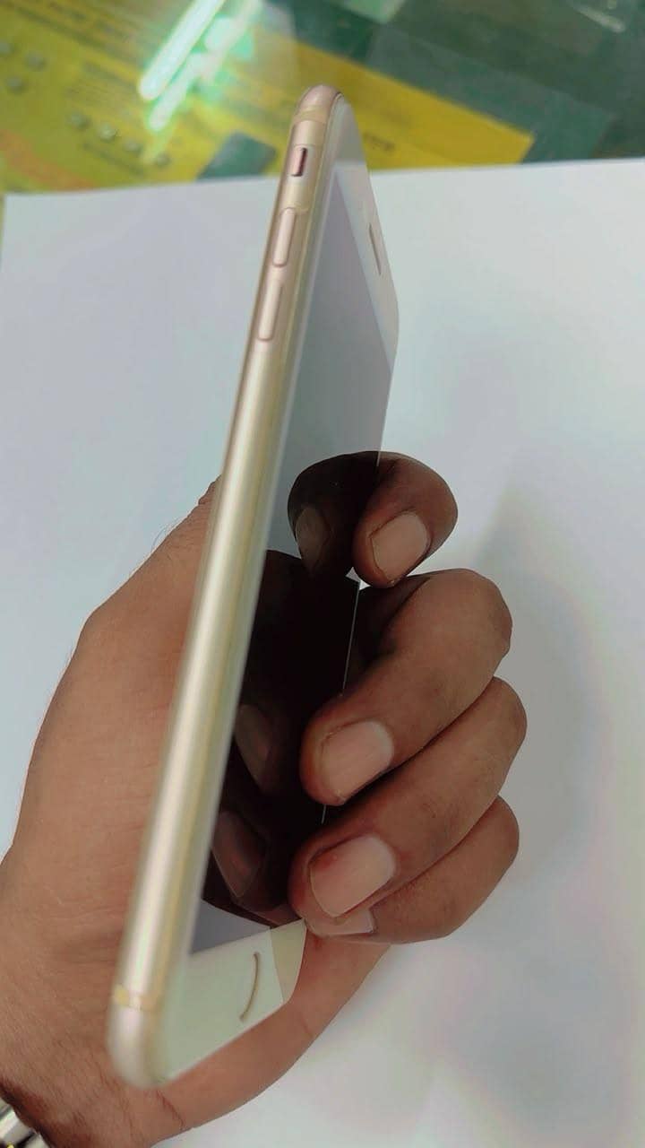 iPhone 8 Plus 2
