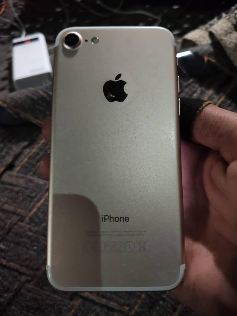 Apple iPhone 7 1
