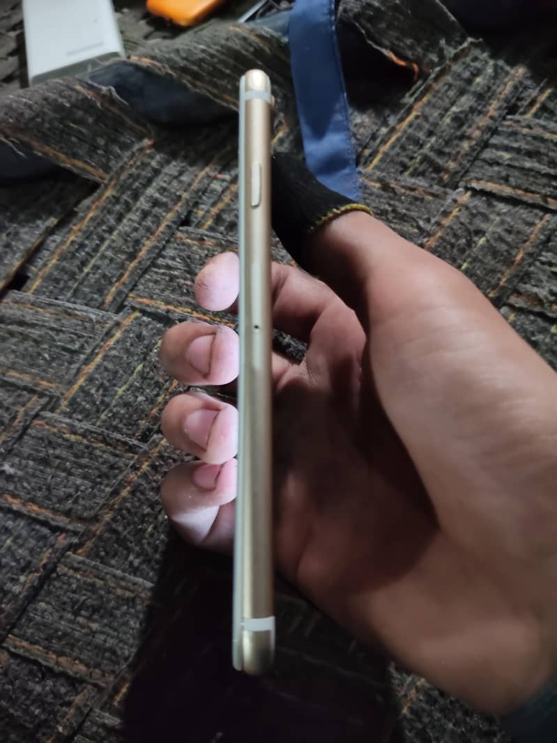 Apple iPhone 7 2