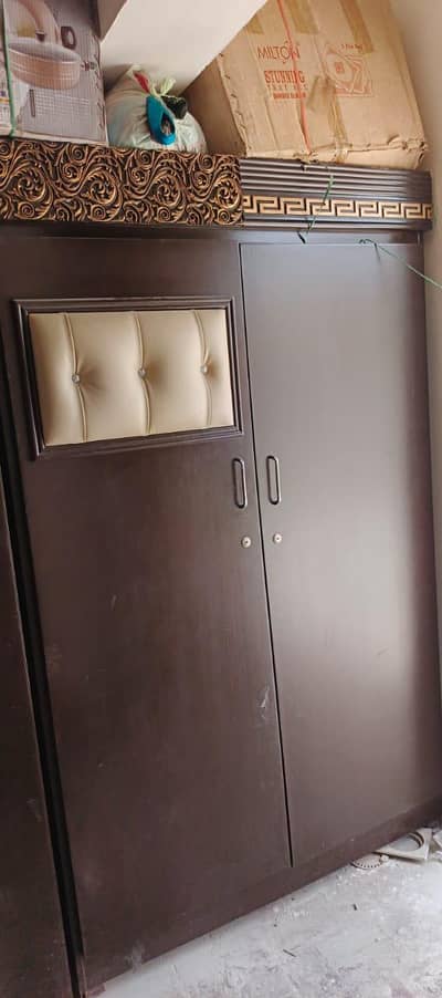 3 Doors Wardrobe Almost in new condition