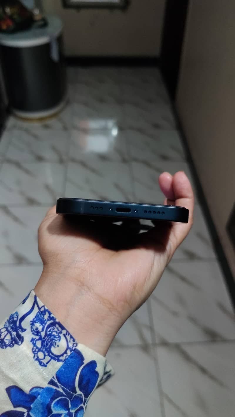 Apple iPhone 13 4