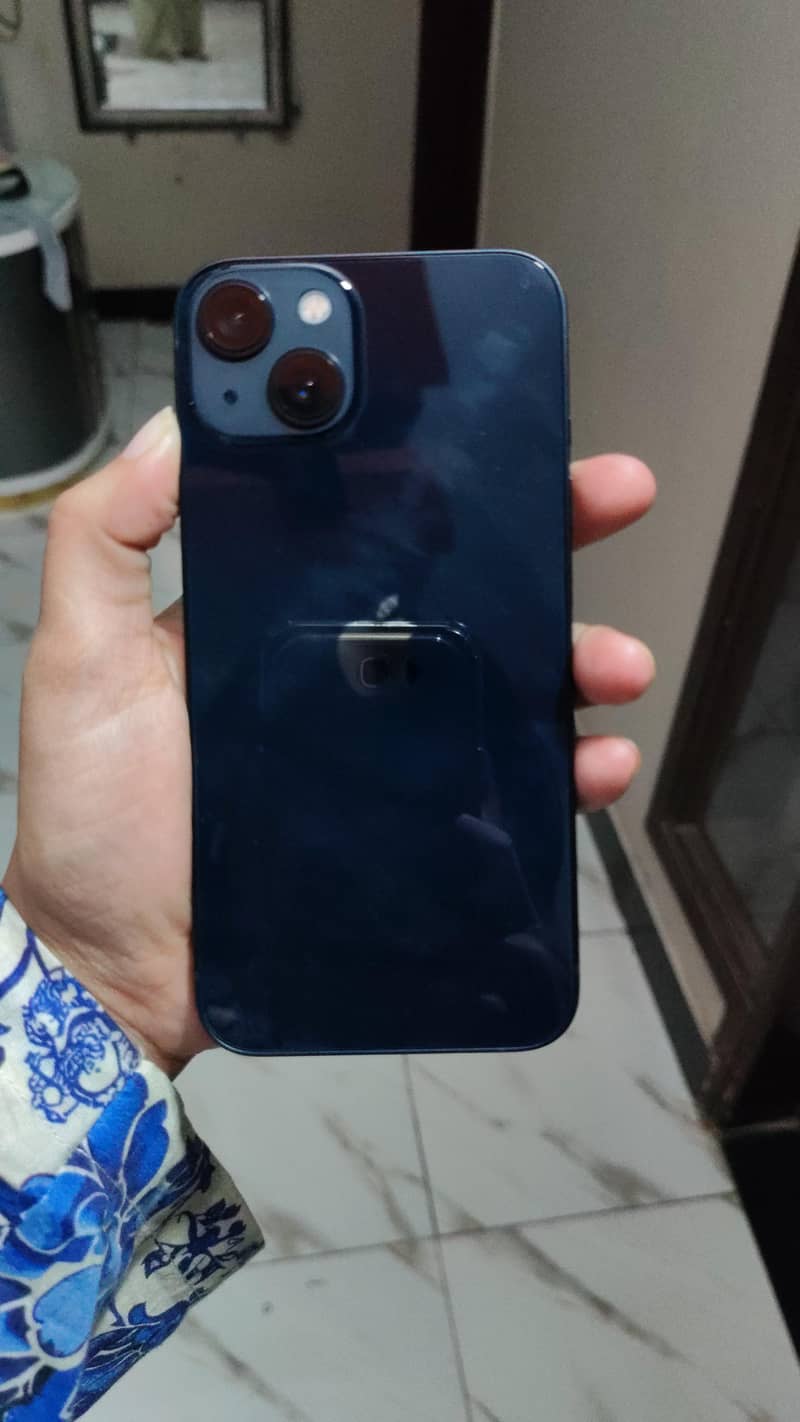 Apple iPhone 13 5