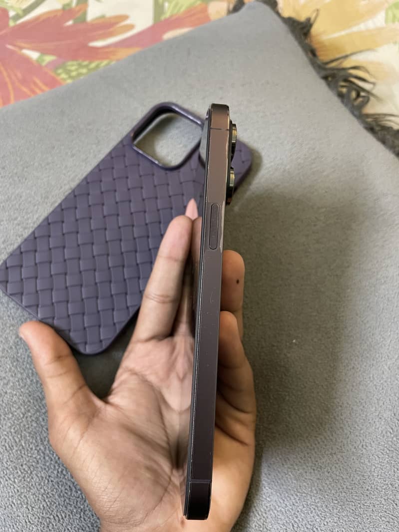 iPhone 14 Pro Max 2