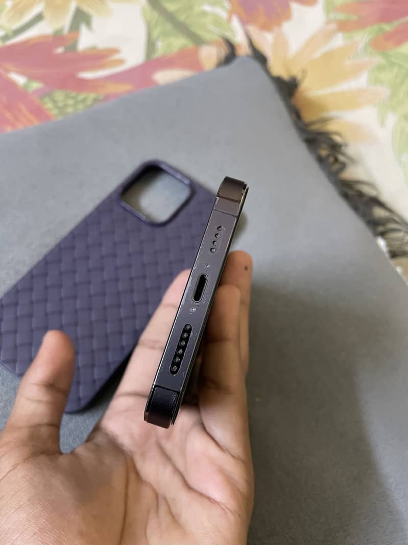 iPhone 14 Pro Max 4