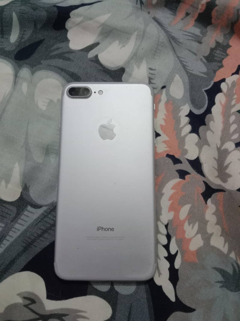 Apple iPhone 7 Plus 1