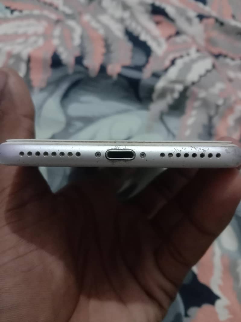 Apple iPhone 7 Plus 3