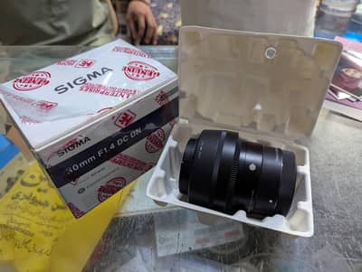 Sigma 30mm F1.4