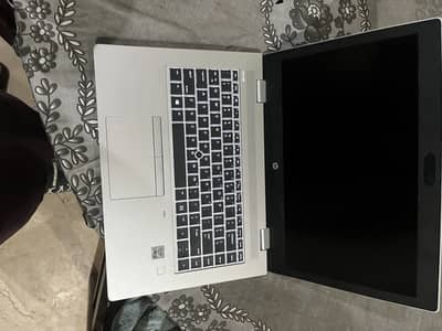 HP 256 GB 10/10 with original charger