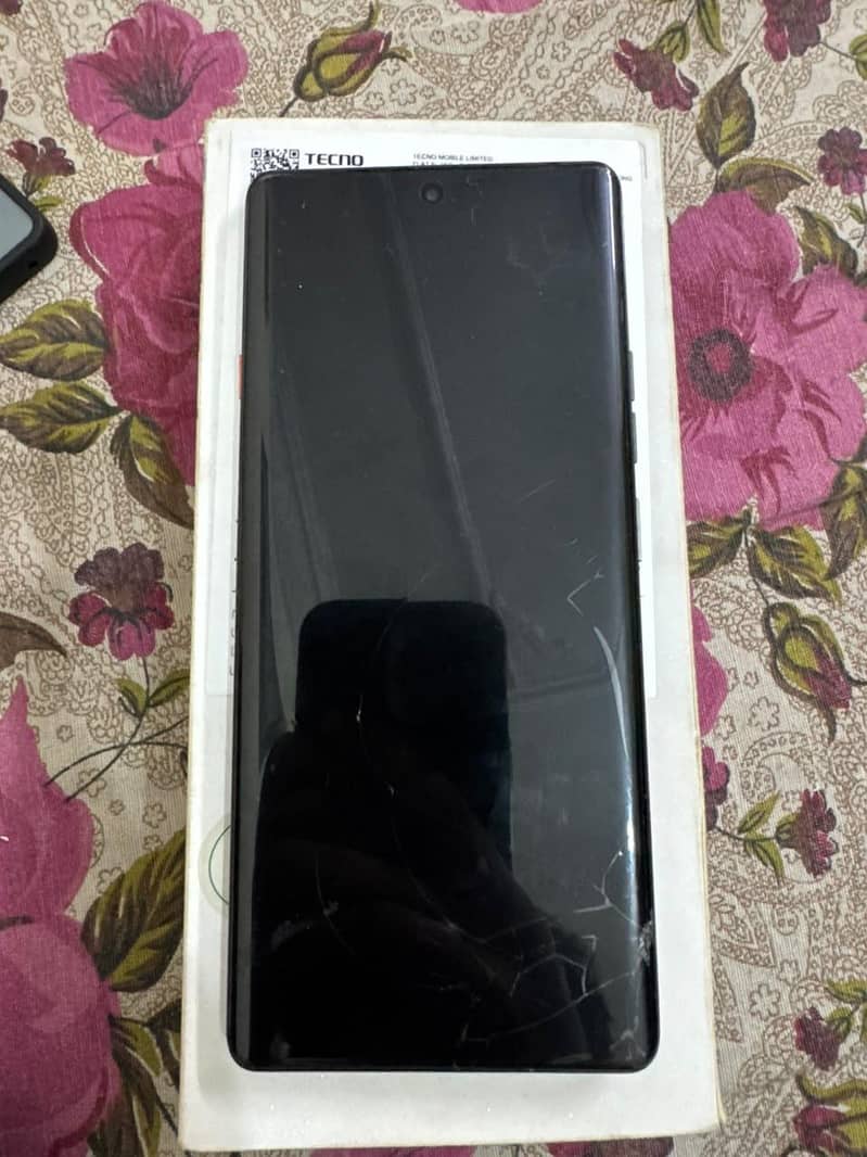 Tecno CAMON 40 Pro 1