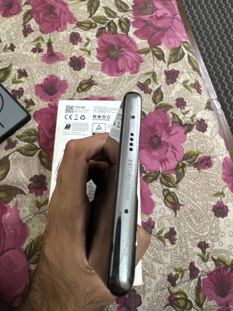 Tecno CAMON 40 Pro 5