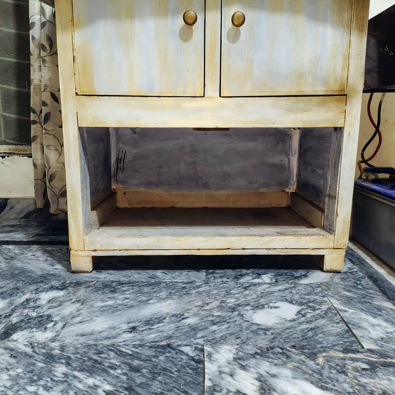 IRON TABLE 3